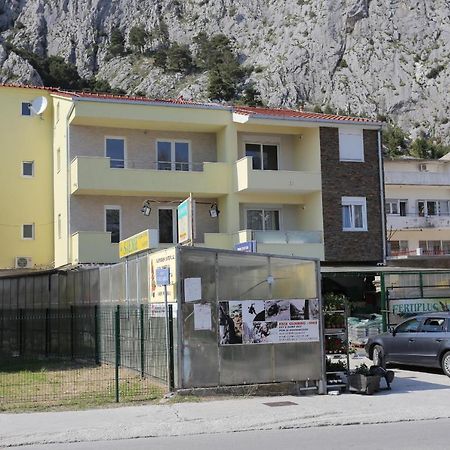 Apartments With A Parking Space Omis - 10362 Exterior photo